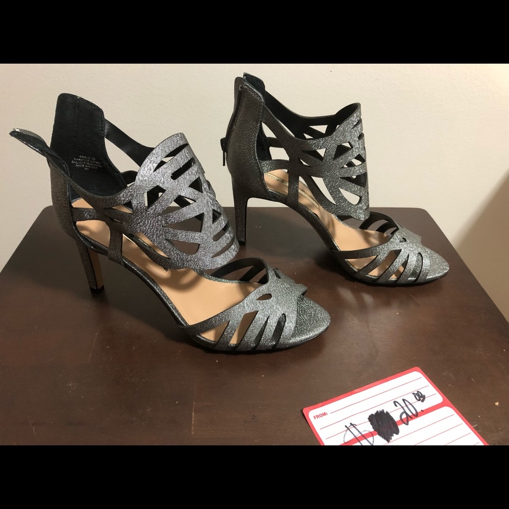 Dress shoes